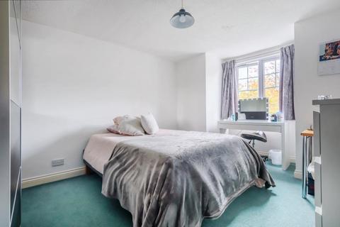 2 bedroom flat for sale, Newbury,  Berkshire,  RG14