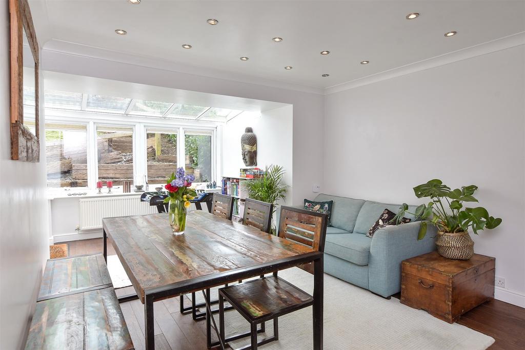 Lounge/ Sun Room