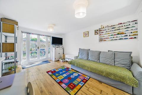 1 bedroom flat for sale, Kingsworthy Close, Kingston Upon Thames