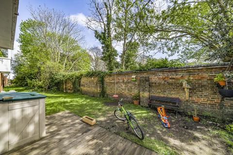 1 bedroom flat for sale, Kingsworthy Close, Kingston Upon Thames