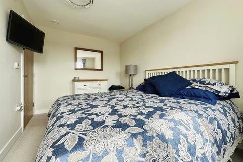 2 bedroom apartment to rent, Westwood Close Lenham ME17