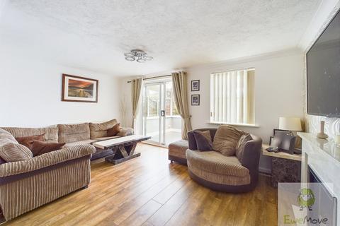 3 bedroom end of terrace house for sale, Leaman Close, High Halstow, Rochester ME3 8EZ