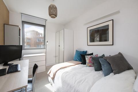 2 bedroom flat for sale, Plaza Gardens, London
