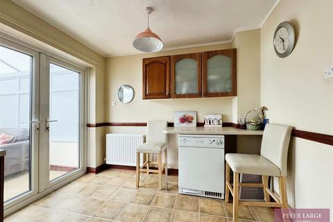 11 Aber Clwyd, Kinmel Bay, Rhyl, LL18 5BX