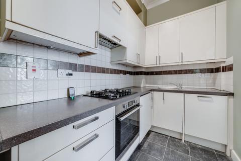 3 bedroom flat to rent, Fordwych Road, London