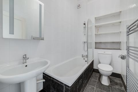 3 bedroom flat to rent, Fordwych Road, London