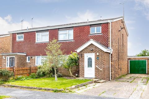 3 bedroom semi-detached house for sale - Cypress Road, Woodley, Reading, RG5 4BD