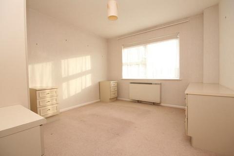 2 bedroom flat to rent, Westlake Gardens, Worthing, BN13 1LF