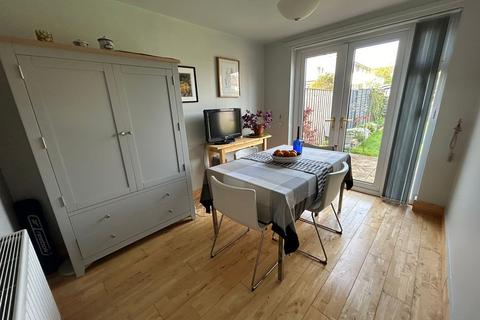 18 Cae Porth, Llangynidr, Crickhowell, NP8 1NL