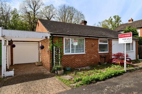 3 bedroom bungalow for sale, Dunboe Place, Shepperton, TW17