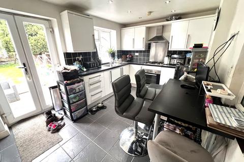 3 bedroom semi-detached house for sale, Somerset Road, Willenhall