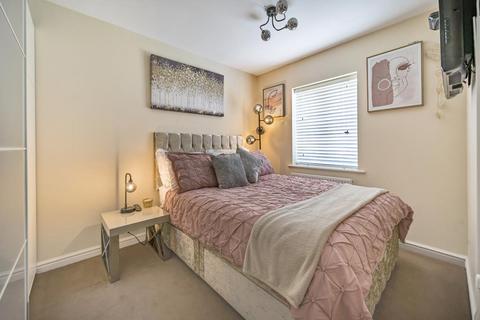 4 bedroom detached house for sale, Tortoiseshell Road,  Aylesbury,  HP19