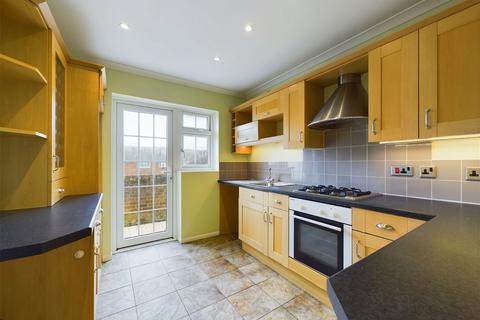 2 bedroom flat to rent, Lamorna Grove, Worthing, BN14 9BJ