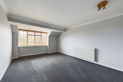 2 bedroom flat to rent, Lamorna Grove, Worthing, BN14 9BJ
