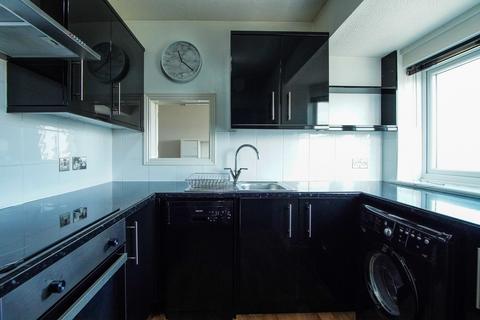 2 bedroom flat to rent, Winton Street, Bristol BS4