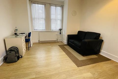 1 bedroom ground floor flat to rent, Herga Road, Harrow HA3