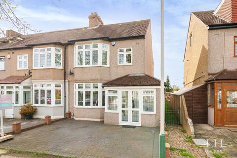 3 bedroom end of terrace house for sale, Rainsford Way, Hornchurch
