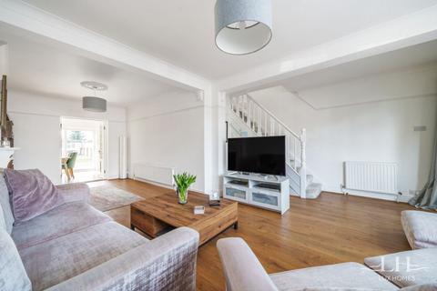 3 bedroom end of terrace house for sale, Rainsford Way, Hornchurch