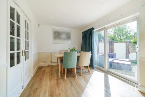 10 Rainsford Way, Hornchurch, RM12 4BJ