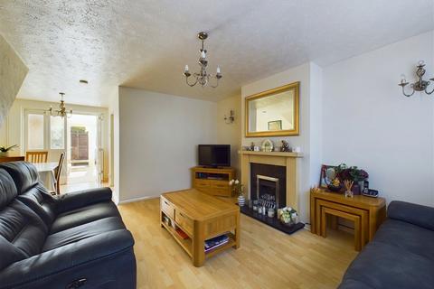 3 bedroom terraced house to rent, Hamilton Close, Worthing, BN14 8LP