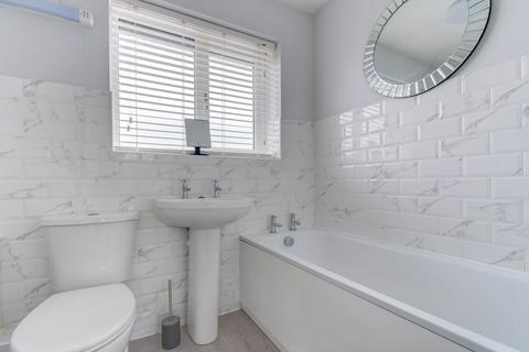 28 Bishops Gate, Birmingham, B31 4AJ