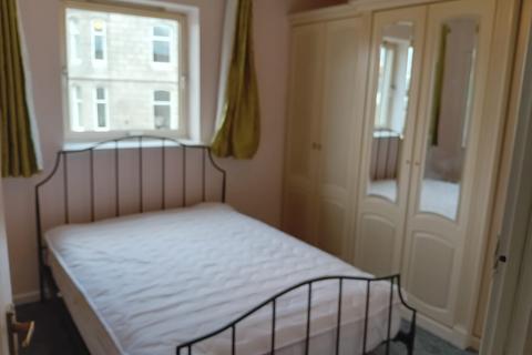 2 bedroom flat to rent, Castle Terrace, Aberdeen AB11