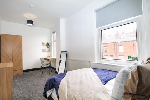 4 bedroom terraced house to rent, Grimthorpe Place, Headingley, Leeds, LS6
