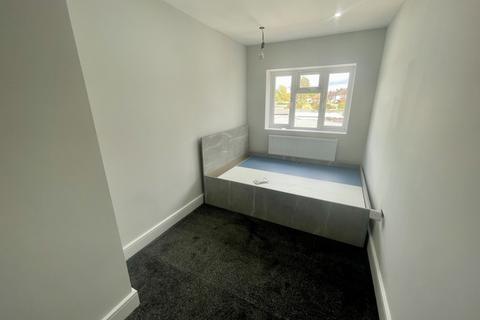5 bedroom semi-detached house to rent, Floriston Avenue, Uxbridge, Greater London, UB10
