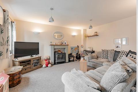 3 bedroom terraced house for sale, Victory Avenue, Bradwell