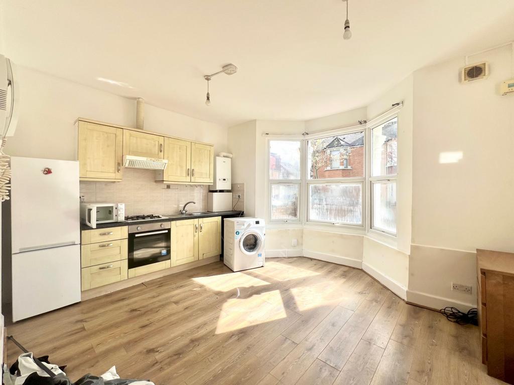 One bed flat to rent in leyton