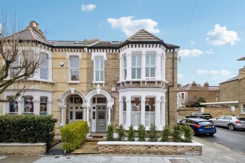5 bedroom end of terrace house for sale, Wroughton Road, London, SW11