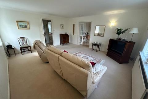 2 bedroom flat to rent, Cults Court, Cults, Aberdeen, AB15