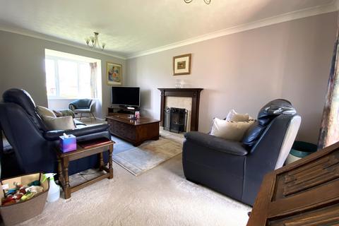 4 bedroom detached house for sale, Pinewood Drive, Gonerby Hill Foot, Grantham, NG31