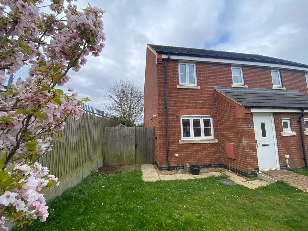 Woodbrook, Sunningdale, Grantham, NG31 3 bed semidetached house £190,000