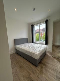 1 bedroom in a house share to rent, Oakdale Avenue, Northwood HA6