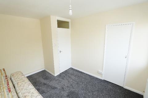 2 bedroom flat to rent, Marlborough Road, Romford, RM7