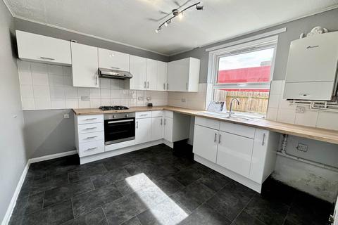 3 bedroom duplex to rent, Broughton Avenue, Aylesbury HP20