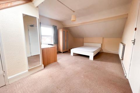 5 bedroom maisonette to rent, Staple Hill, Bristol BS16