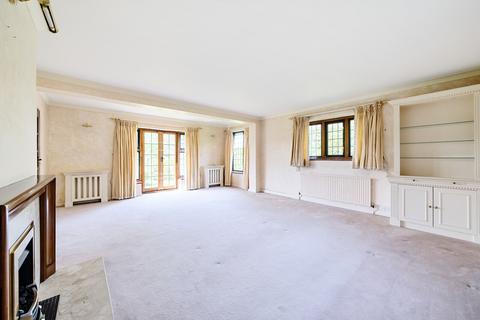 4 bedroom detached house to rent, Woodland Drive, East Horsley, KT24