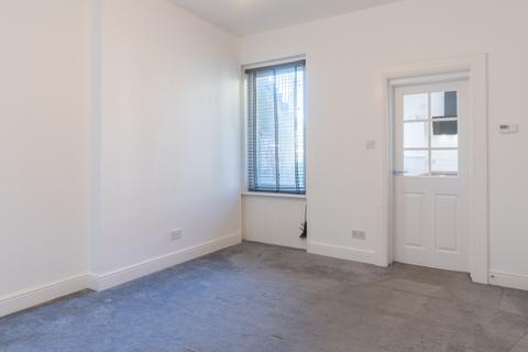 2 bedroom flat to rent, Kidd Street, Kirkcaldy KY1