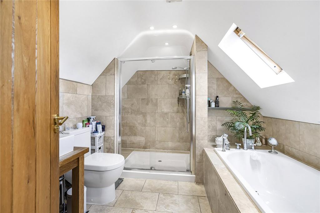 Master En-Suite