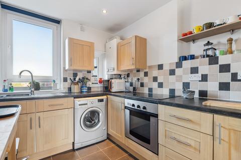 2/1, 14 Halbert Street, G41 3TU