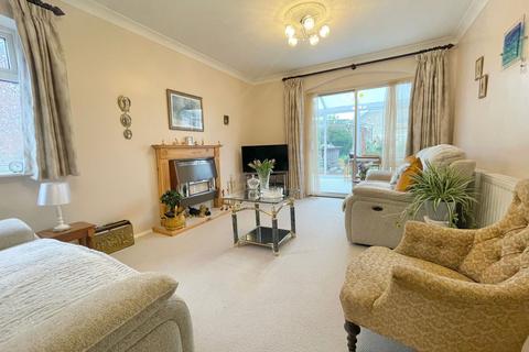 2 bedroom detached bungalow for sale, Weavers Croft, Harleston