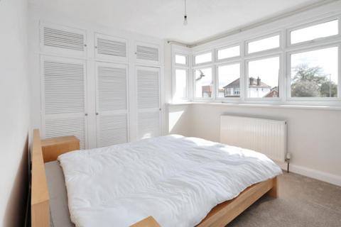 undefined, Fullers Way South, Chessington KT9