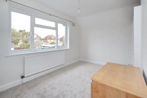 undefined, Fullers Way South, Chessington KT9