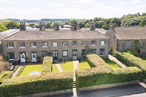 2 bedroom terraced house for sale, The Avenue, Harewood