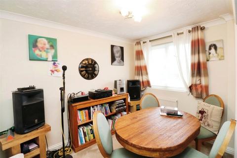 2 Luxton Close, Halwill Junction, Beaworthy, EX21 5TS
