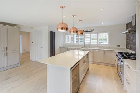 5 bedroom detached house to rent, Church Meadow, KT6