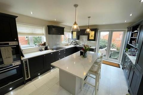 4 bedroom detached house to rent, Maple Close, Pulloxhill, MK45