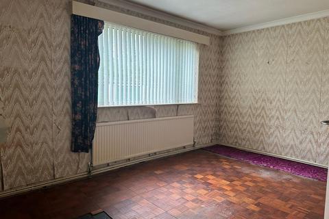 2 bedroom maisonette for sale, 37 Cefn Graig, Rhiwbina, Cardiff. CF14 6SW